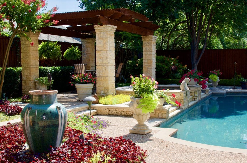 patio with pool